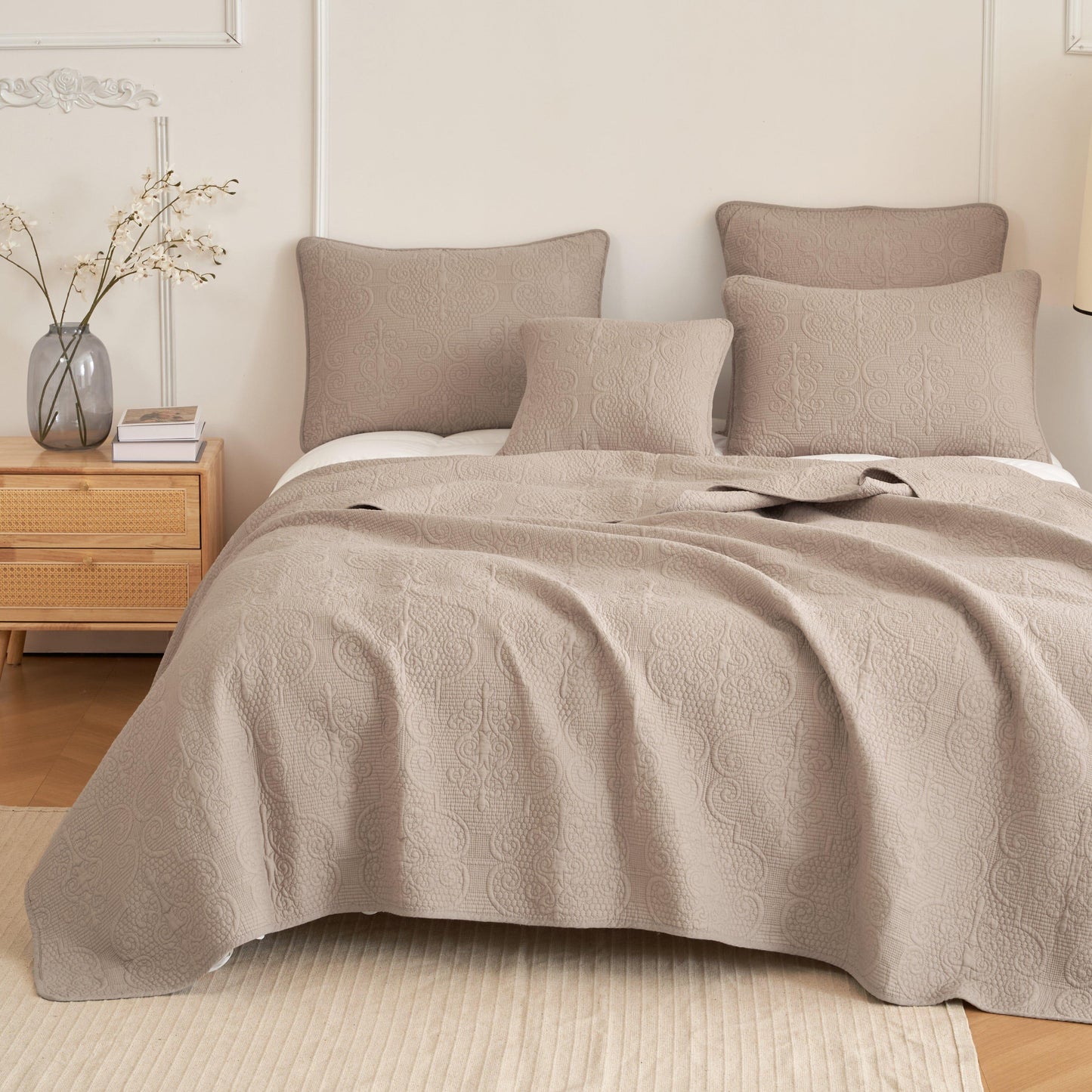 Elegant Matelasse Cotton Quilted Bedspread Set