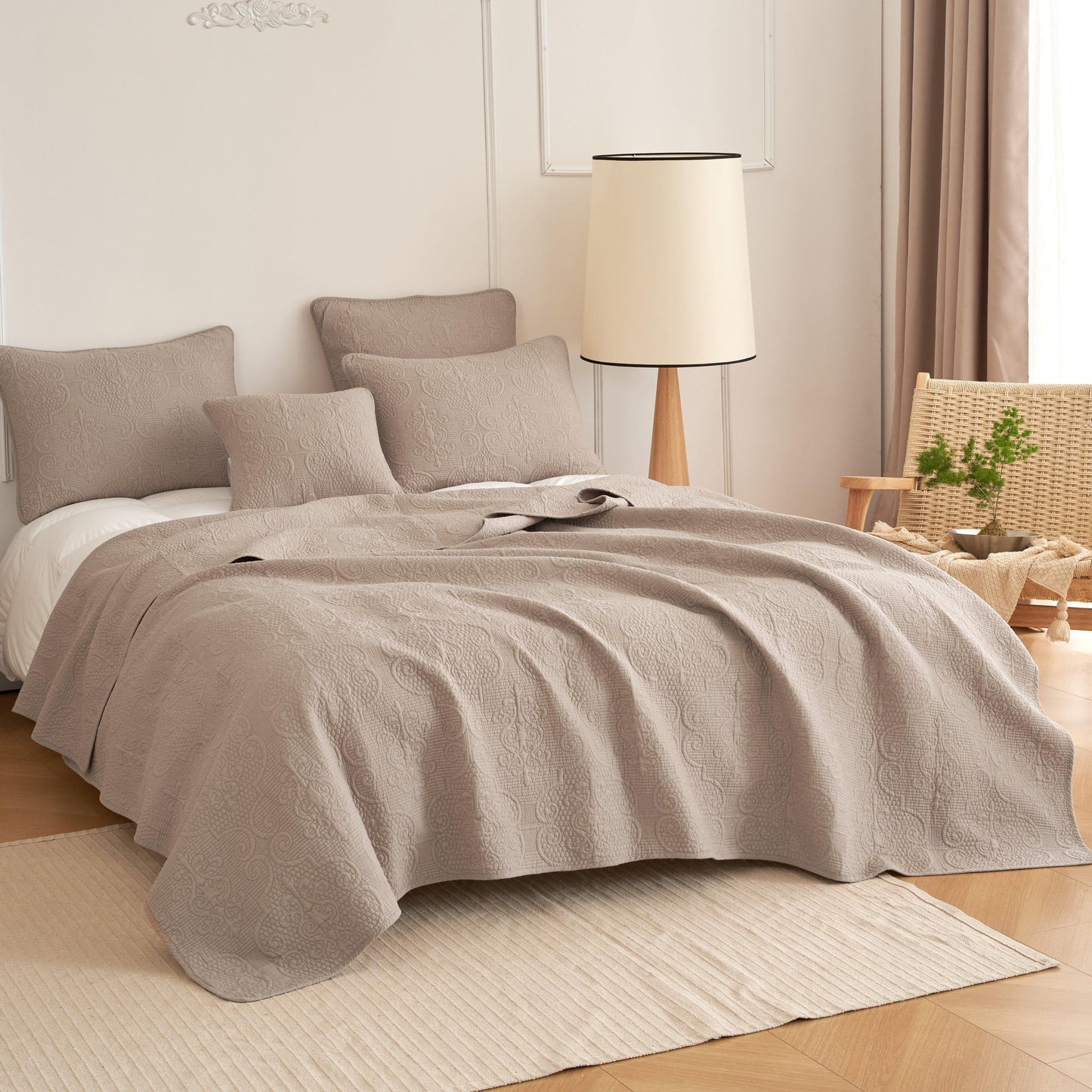 Elegant Matelasse Cotton Quilted Bedspread Set