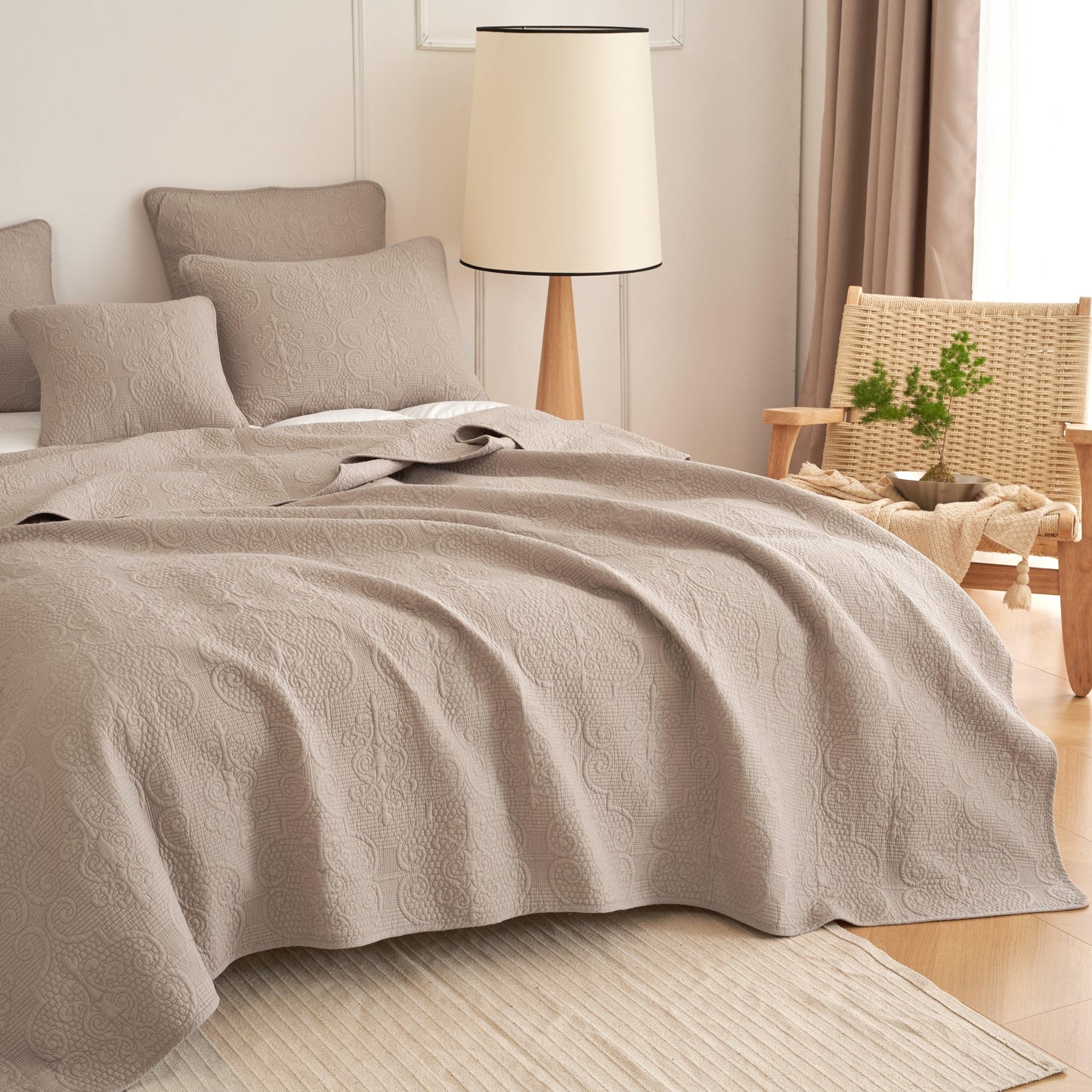 Elegant Matelasse Cotton Quilted Bedspread Set