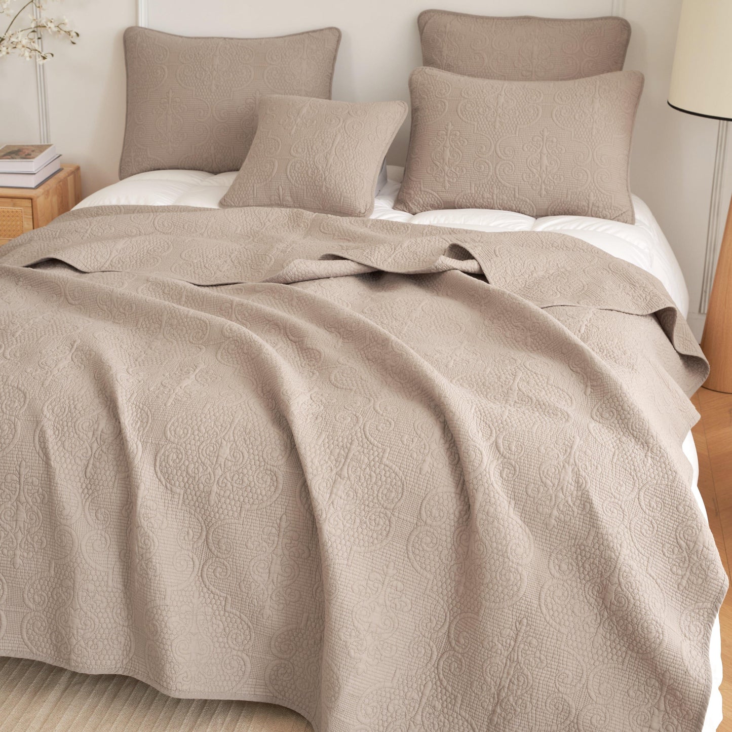 Elegant Matelasse Cotton Quilted Bedspread Set