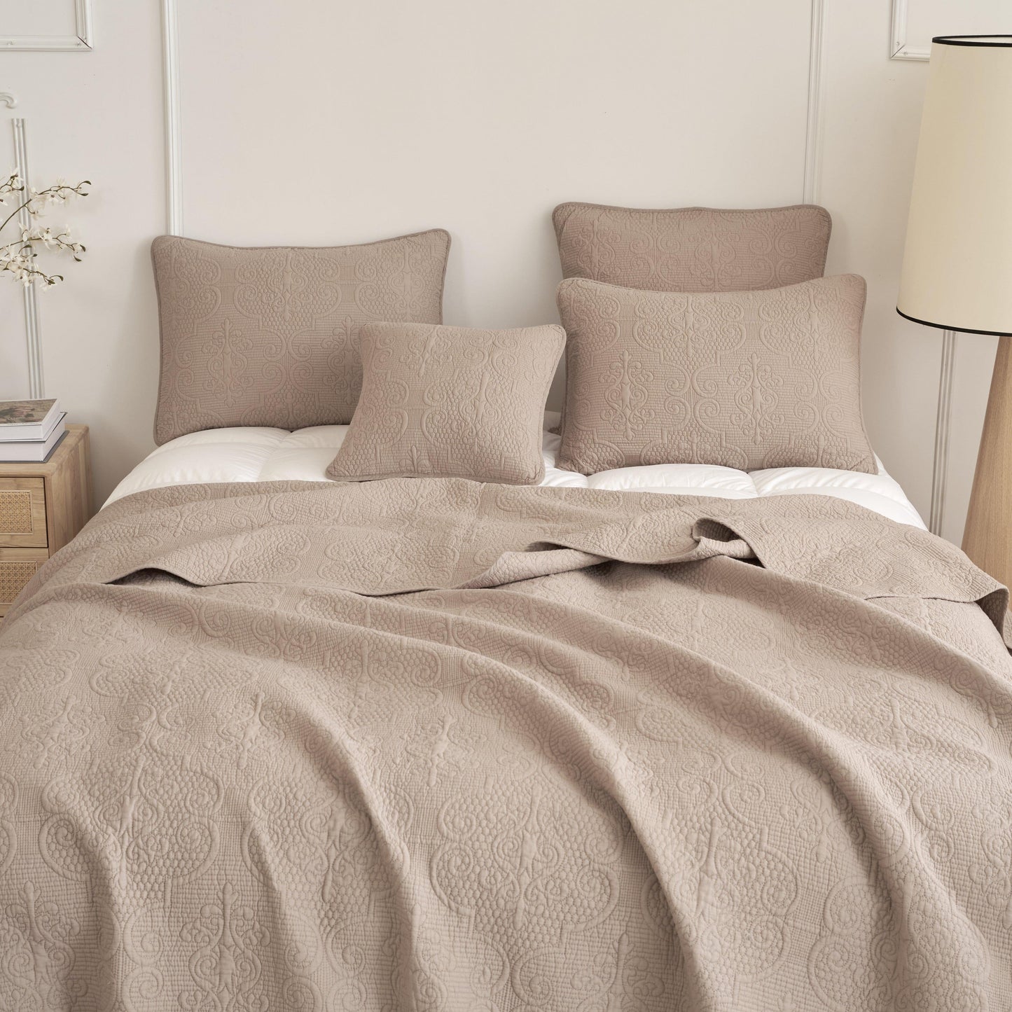Elegant Matelasse Cotton Quilted Bedspread Set
