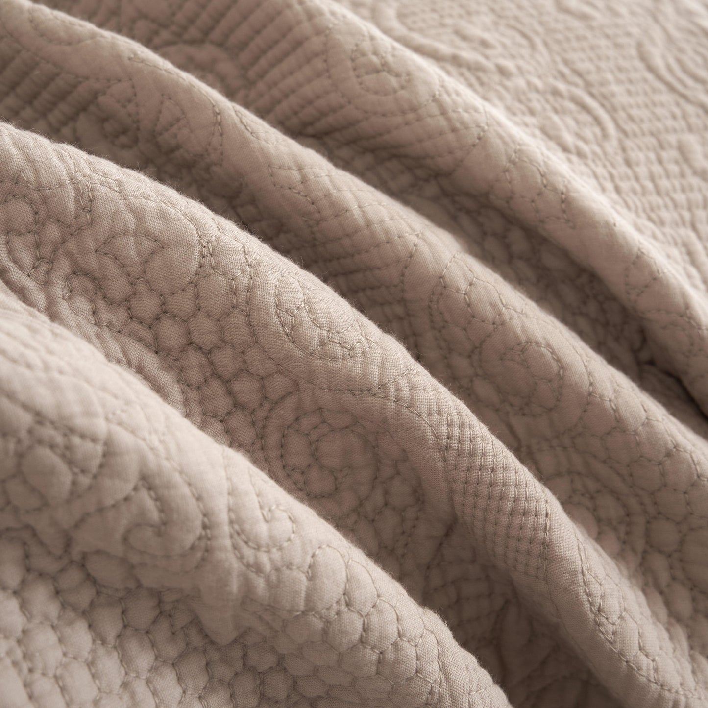 Elegant Matelasse Cotton Quilted Bedspread Set