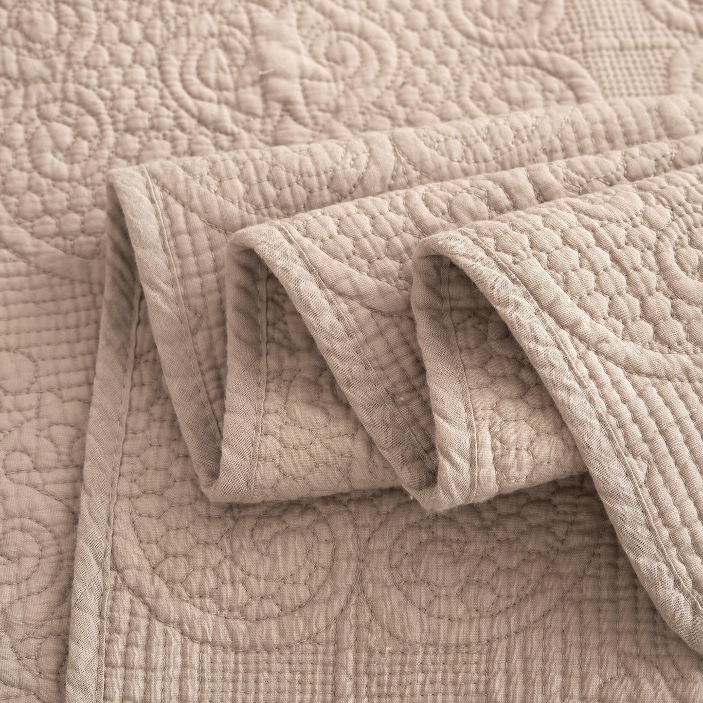 Elegant Matelasse Cotton Quilted Bedspread Set