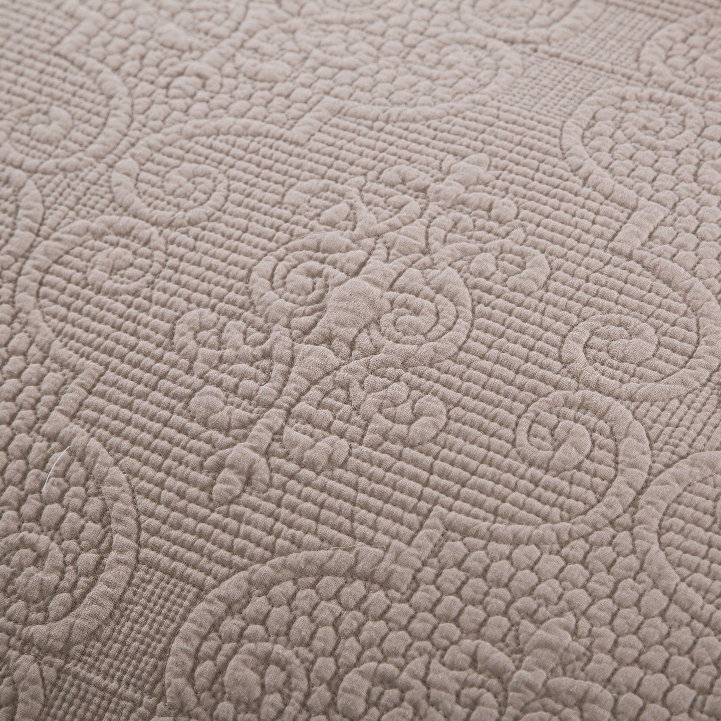 Elegant Matelasse Cotton Quilted Bedspread Set
